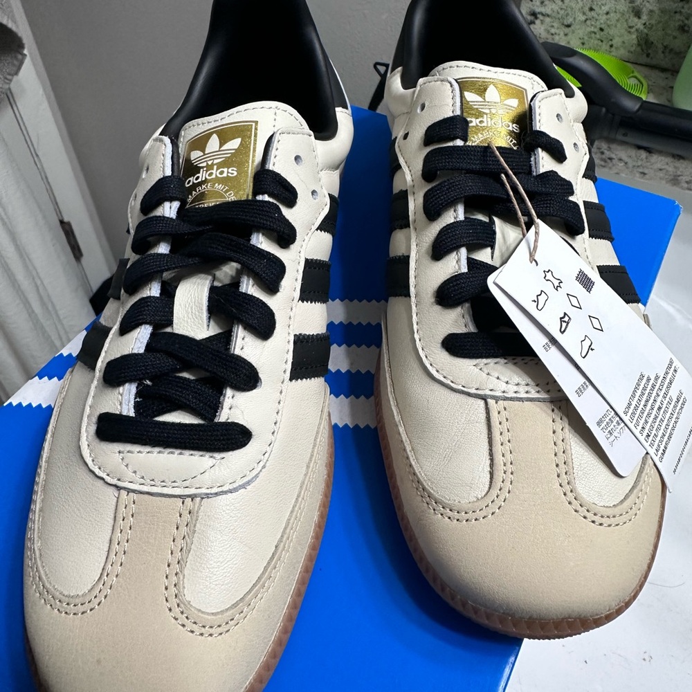 Adidas Sambas BRAND NEW Women’s Size 9.5